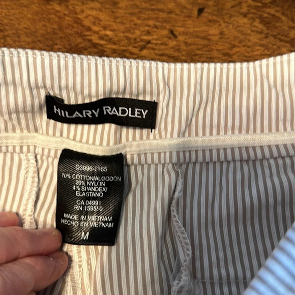 Hillary Radley capri pants size Medium EUC - Picture 3 of 5